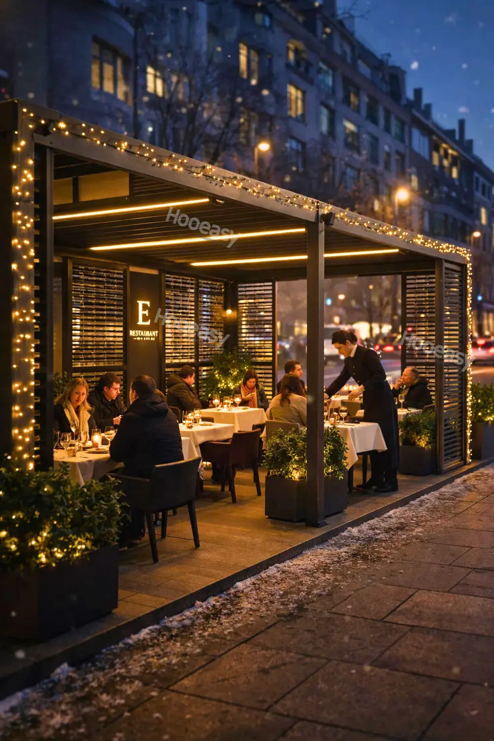 Hooeasys-pergola-products-in-outdoor-restaurant-settings-during-Christmas
